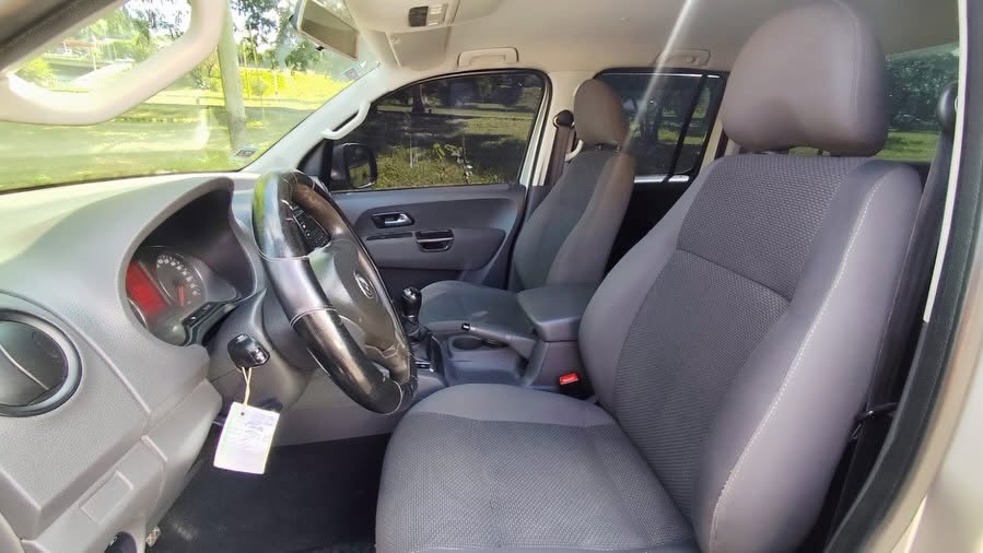 Volkswagen Amarok 2013: Interior y asientos delanteros