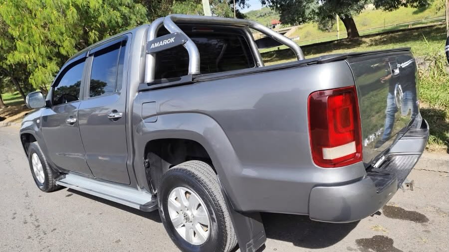 Volkswagen Amarok: Vista trasera izquierda