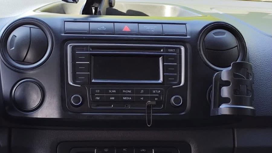 Volkswagen Amarok: Estéreo y consola central