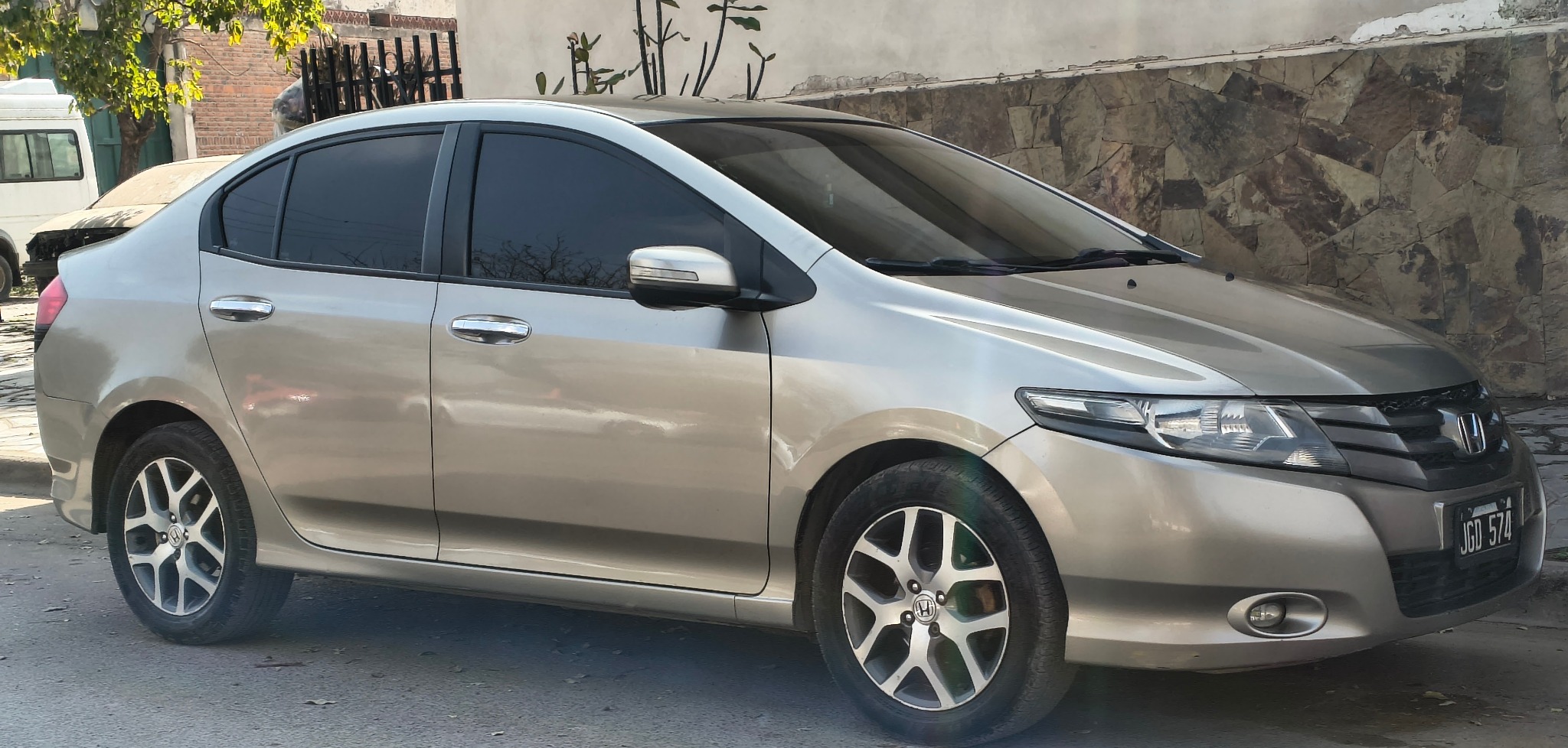 Honda City: Vista lateral derecha