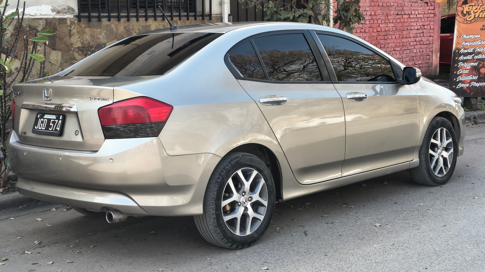 Honda City: Vista trasera en diagonal