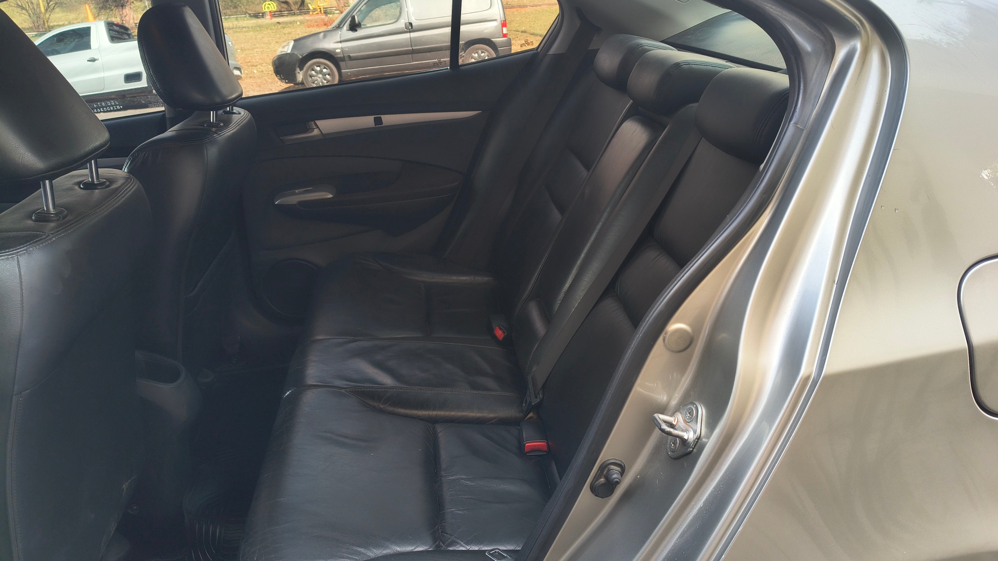 Honda City: Asientos traseros