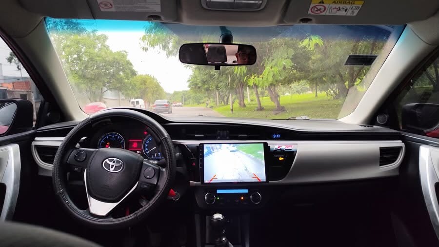 Toyota Corolla: Tablero y volante