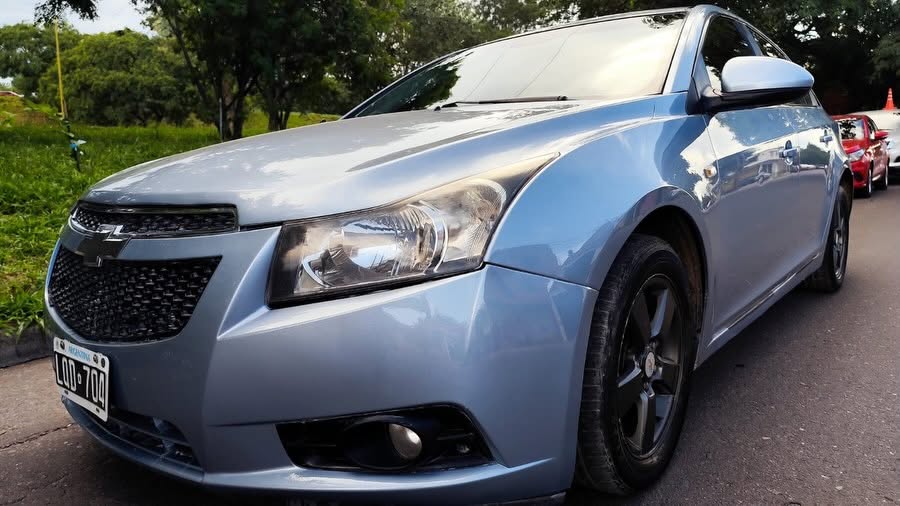 Chevrolet Cruze: Detalle del frente