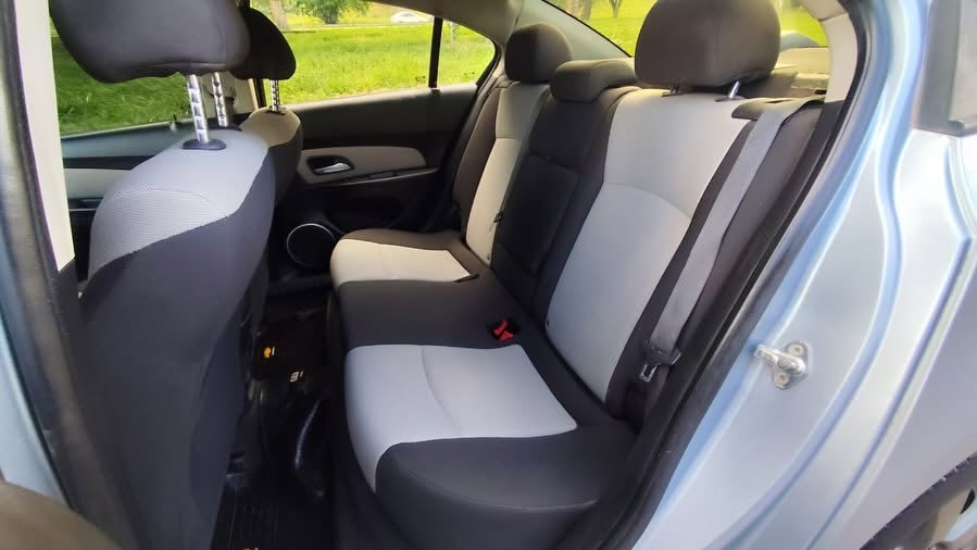 Chevrolet Cruze: Asientos traseros