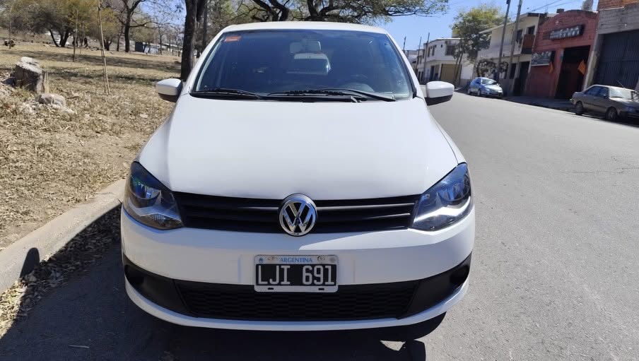 Volkswagen Fox Comfortline: Vista frontal