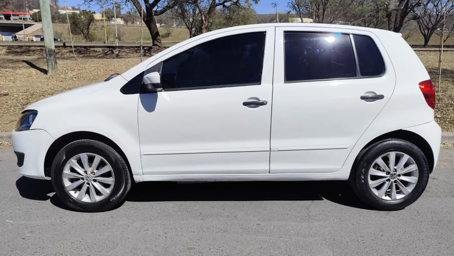 Volkswagen Fox Comfortline: Vista lateral izquierda