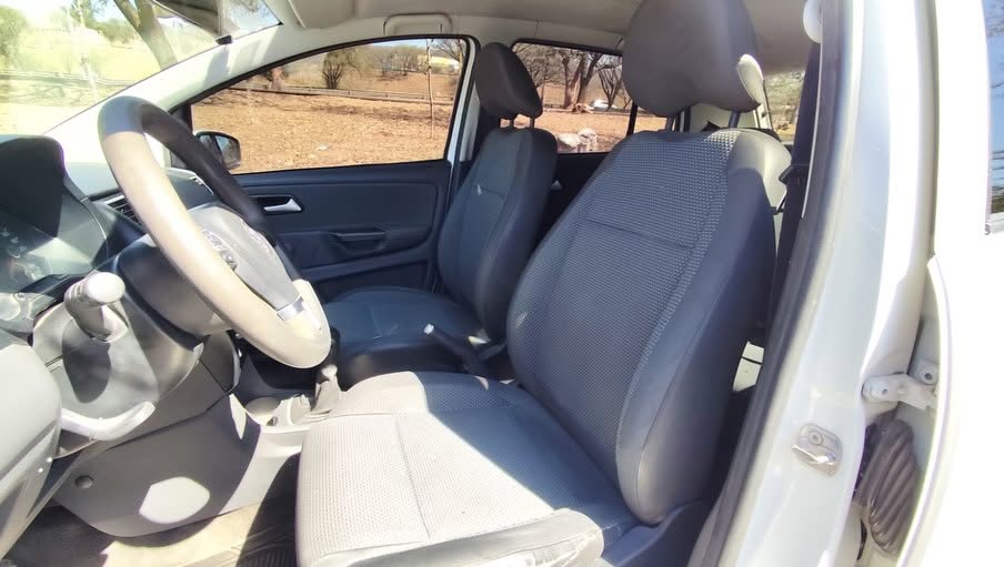Volkswagen Fox Comfortline: Asientos delanteros