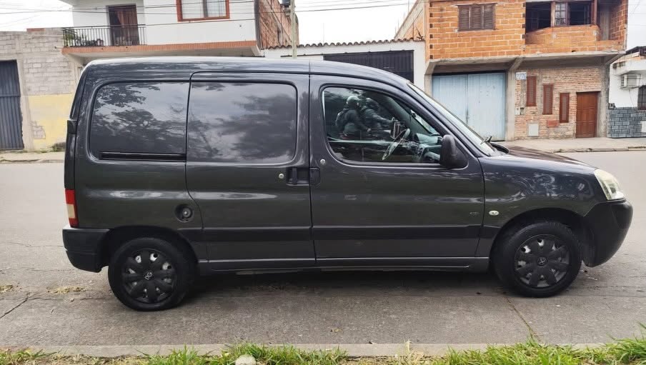 Peugeot Partner HDI 1.6 · 2014: Vista lateral derecha