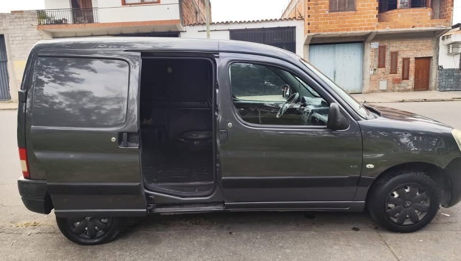 Peugeot Partner HDI 1.6 · 2014: Acceso lateral al espacio de carga