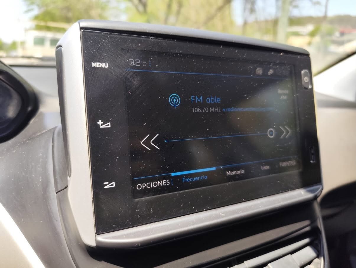 Peugeot 2008: Pantalla multimedia