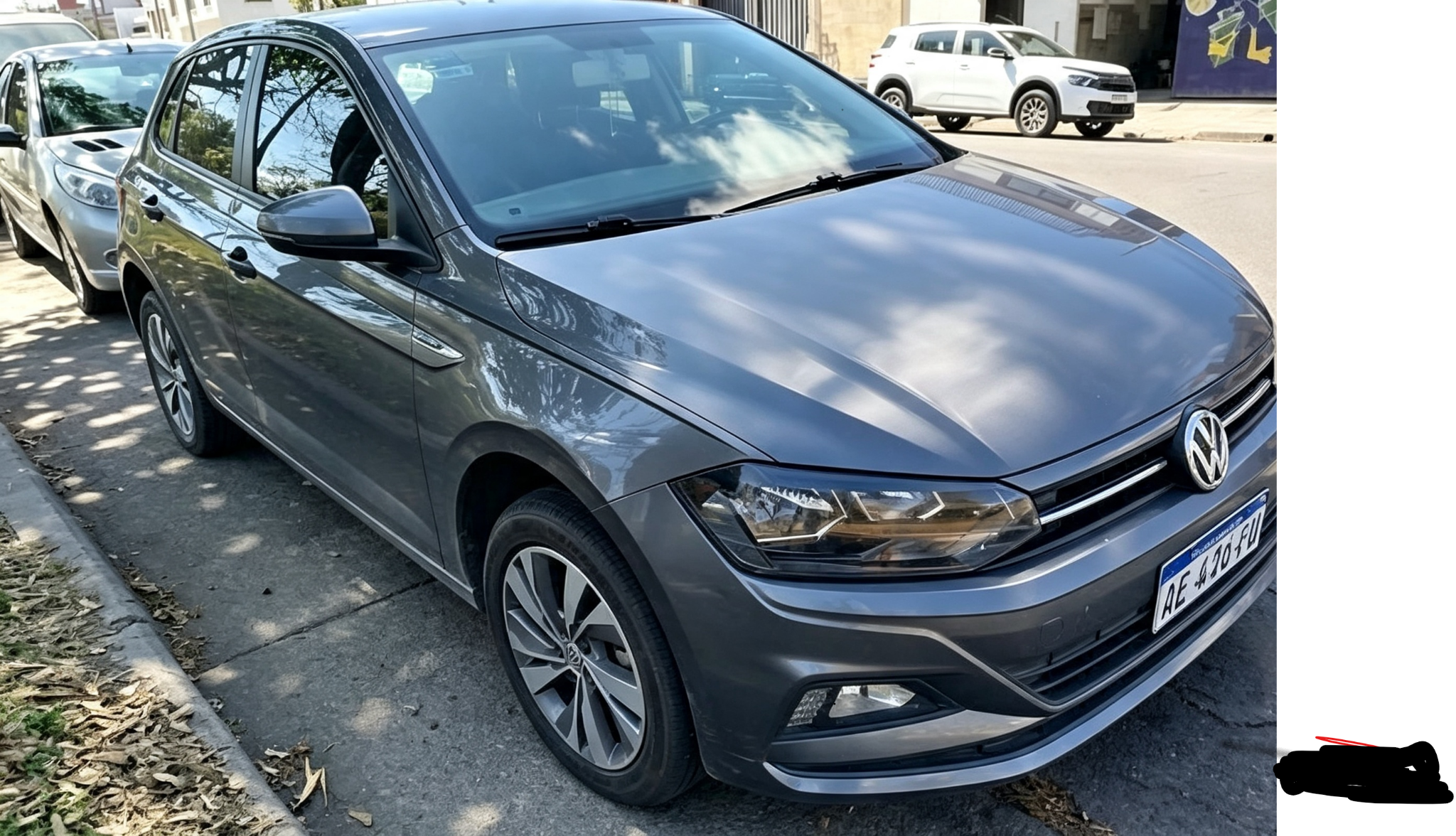 Volkswagen Polo: Vista delantera del otro lateral