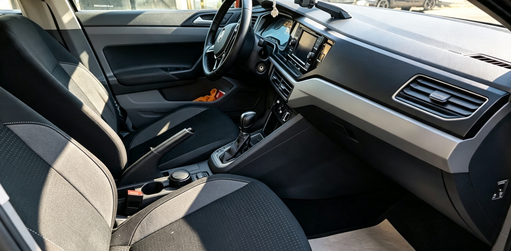 Volkswagen Polo: Interior delantero y tablero
