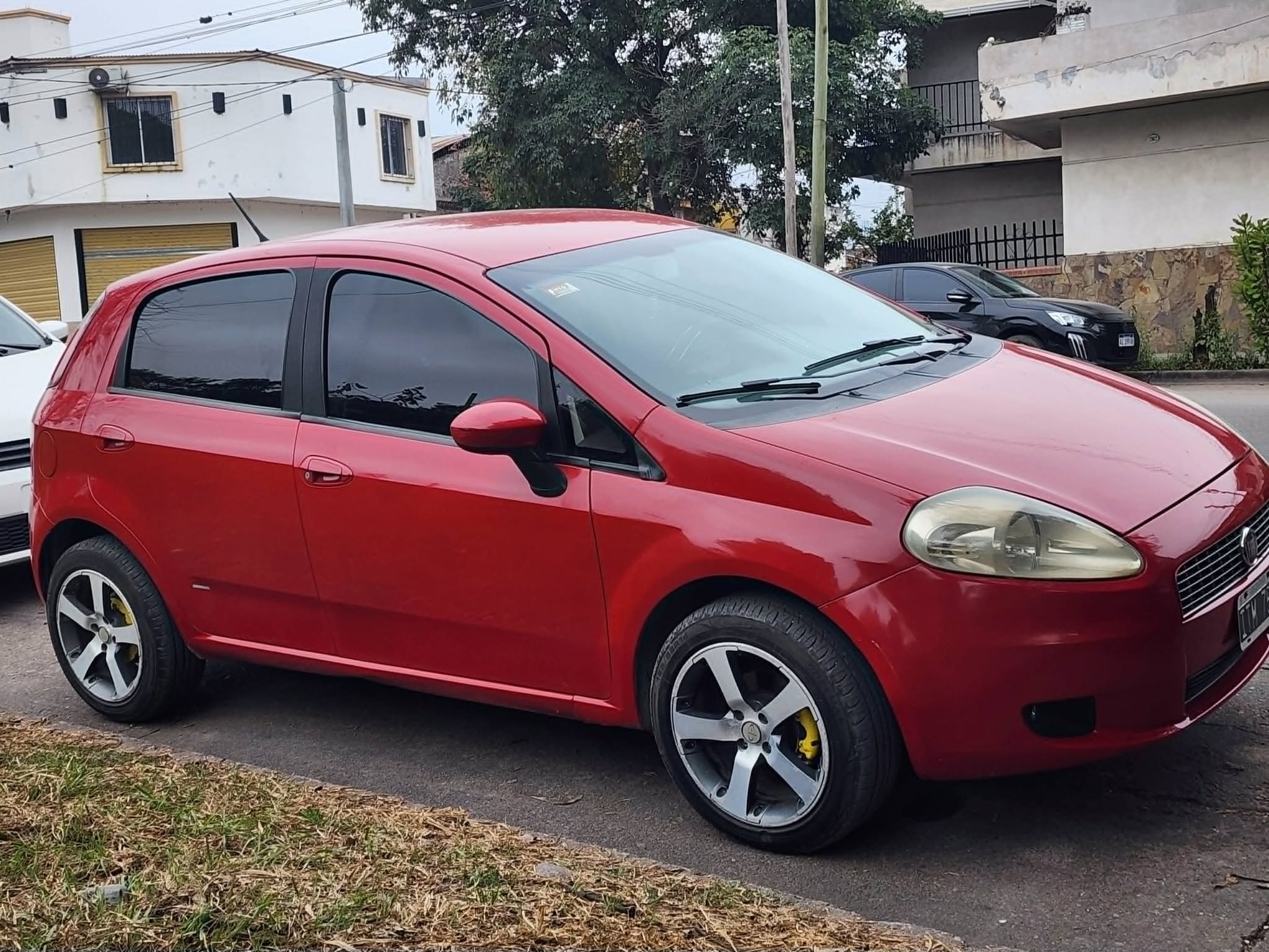 Fiat Punto EL 1.4: Frente y lateral derecho