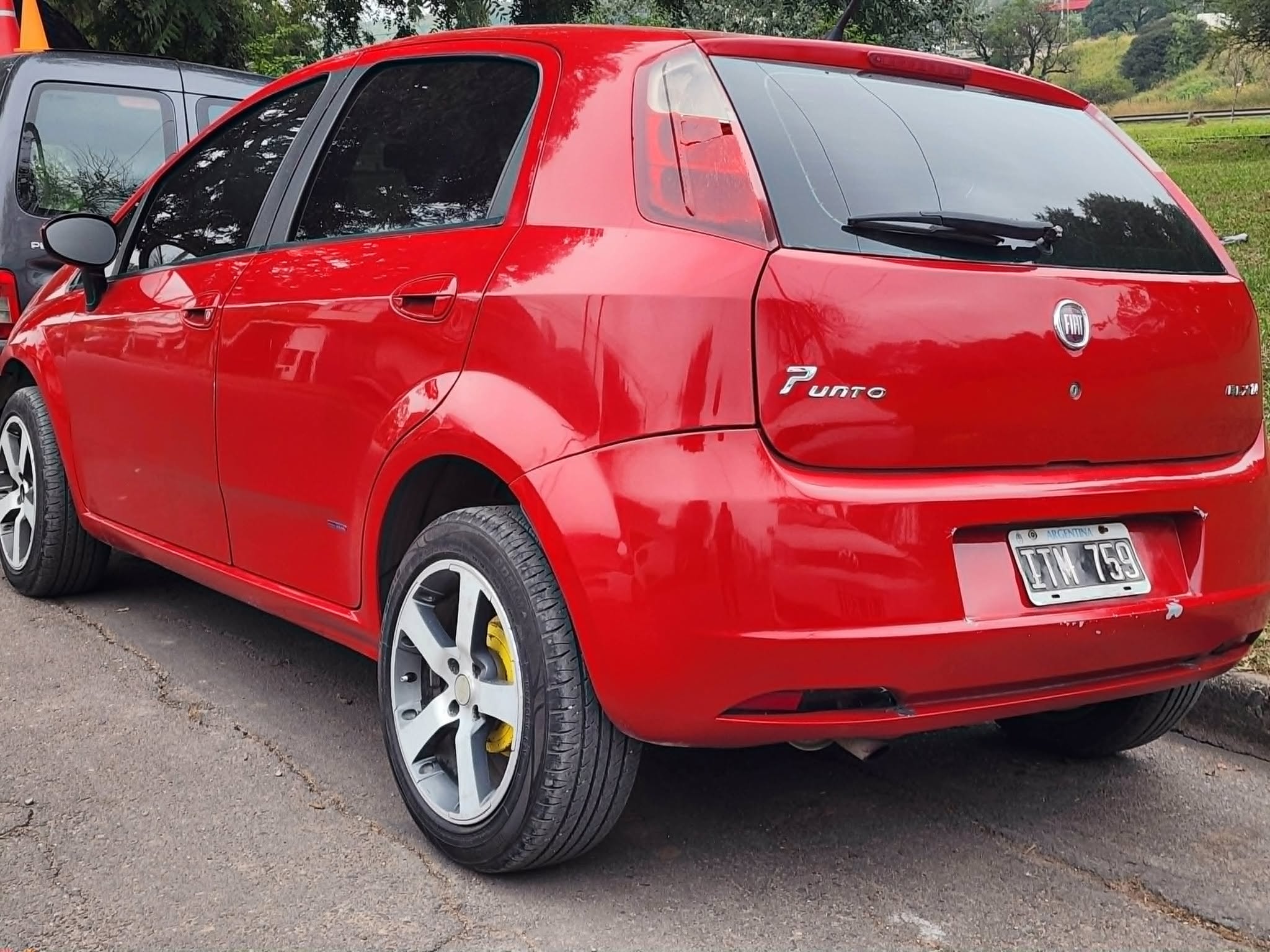 Fiat Punto EL 1.4: Parte trasera y lateral izquierdo