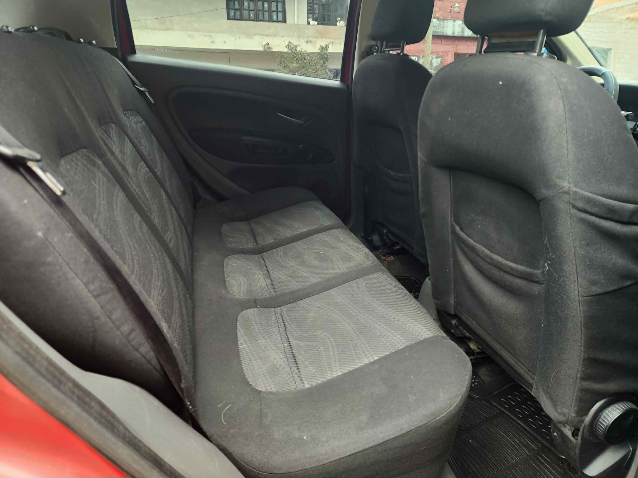 Fiat Punto EL 1.4: Asientos traseros