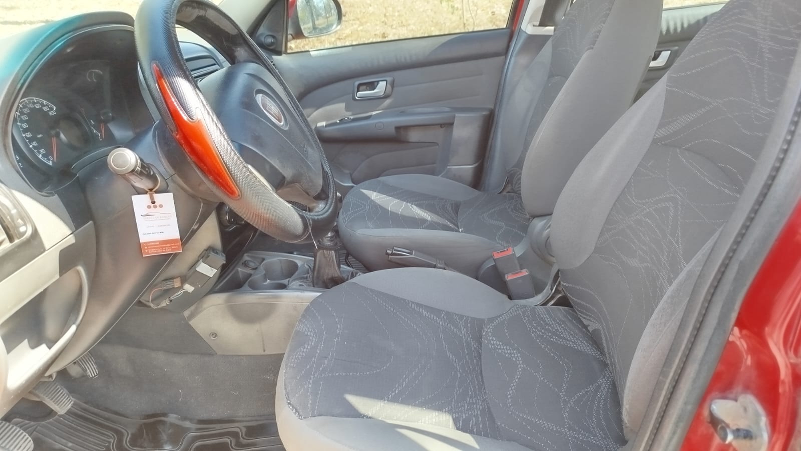 Fiat Siena 2015: Interior y asientos delanteros