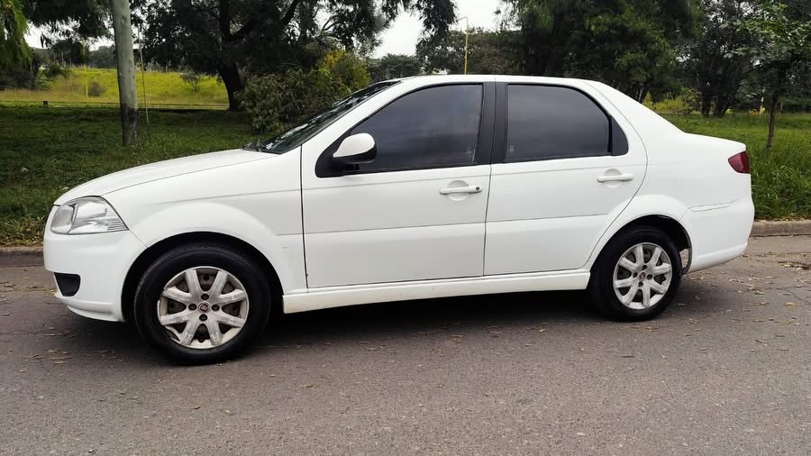 Fiat Siena: Vista lateral izquierda