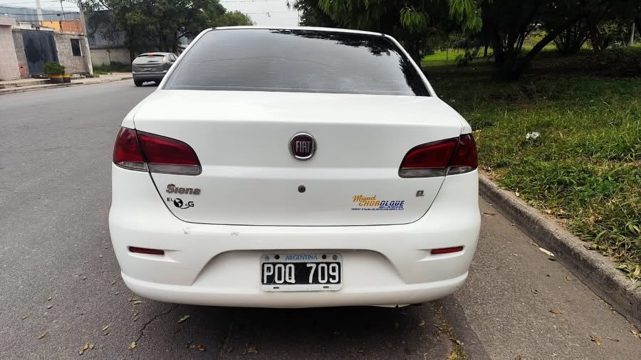 Fiat Siena: Vista trasera