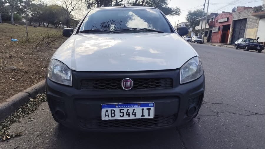 Fiat Strada Trekking: Vista frontal