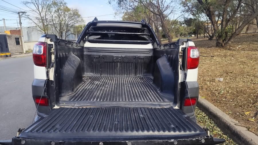 Fiat Strada Trekking: Caja de carga