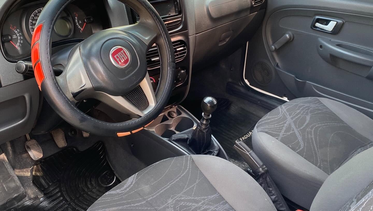 Fiat Strada Trekking: Interior y asientos delanteros
